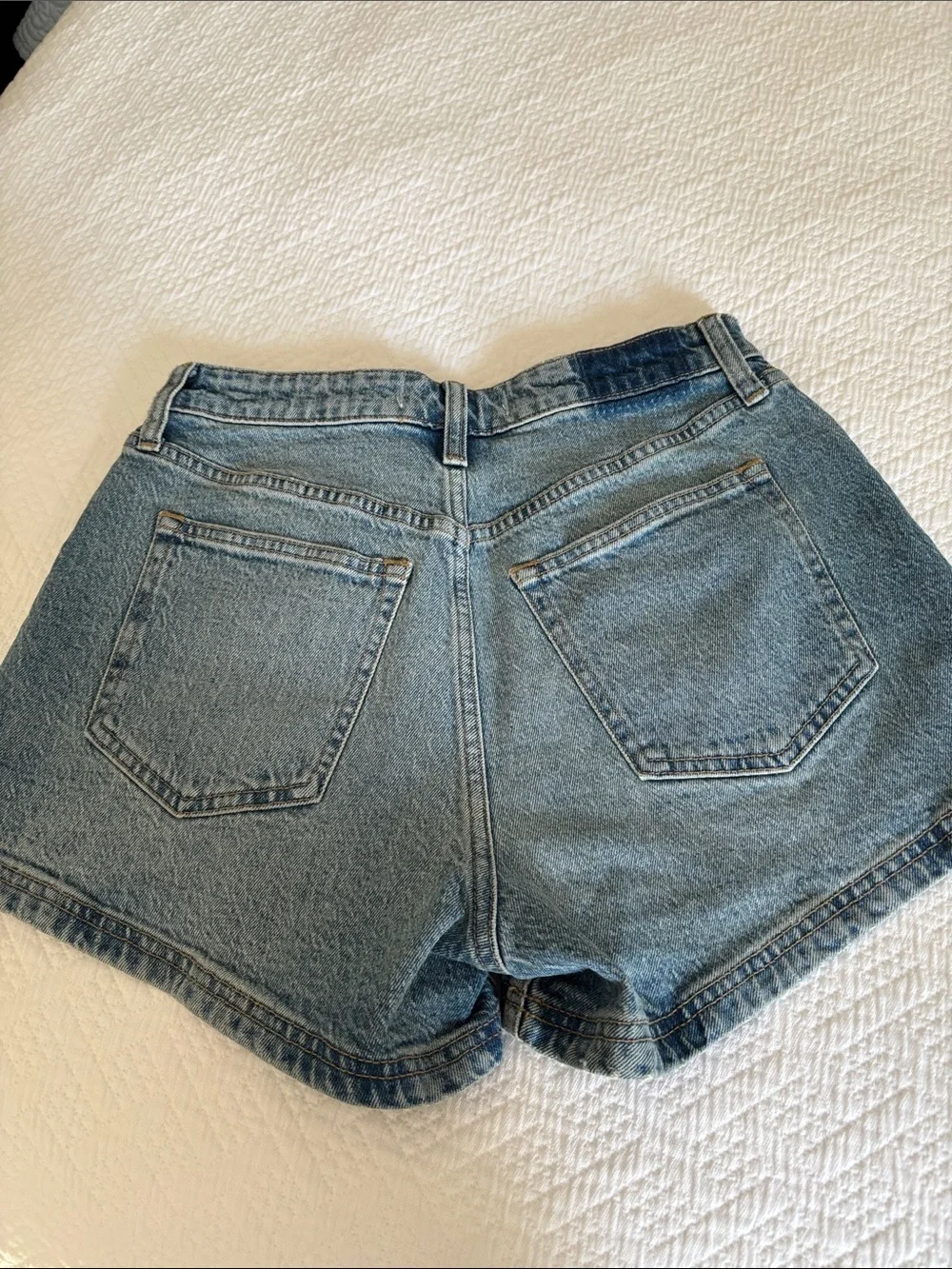 Abercrombie and Fitch high rise Jean shorts - Picture 2 of 6